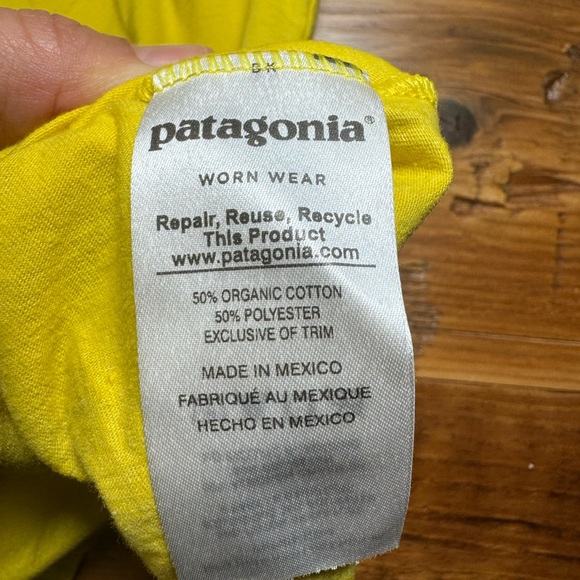 Patagonia Mens Fitz Roy‎ Bison organic Cotton/Poly T-Shirt Yellow slim fit Small - Picture 4 of 6